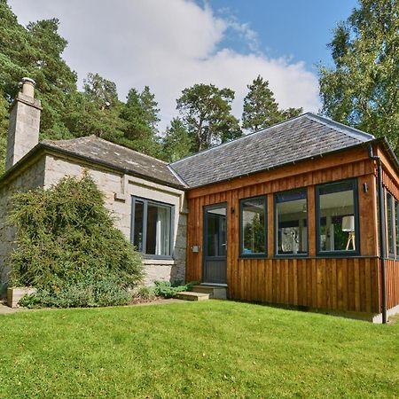 Amazing Cottage With Private Indoor Swim Pool And Hot Tub Grantown-on-Spey Exterior photo
