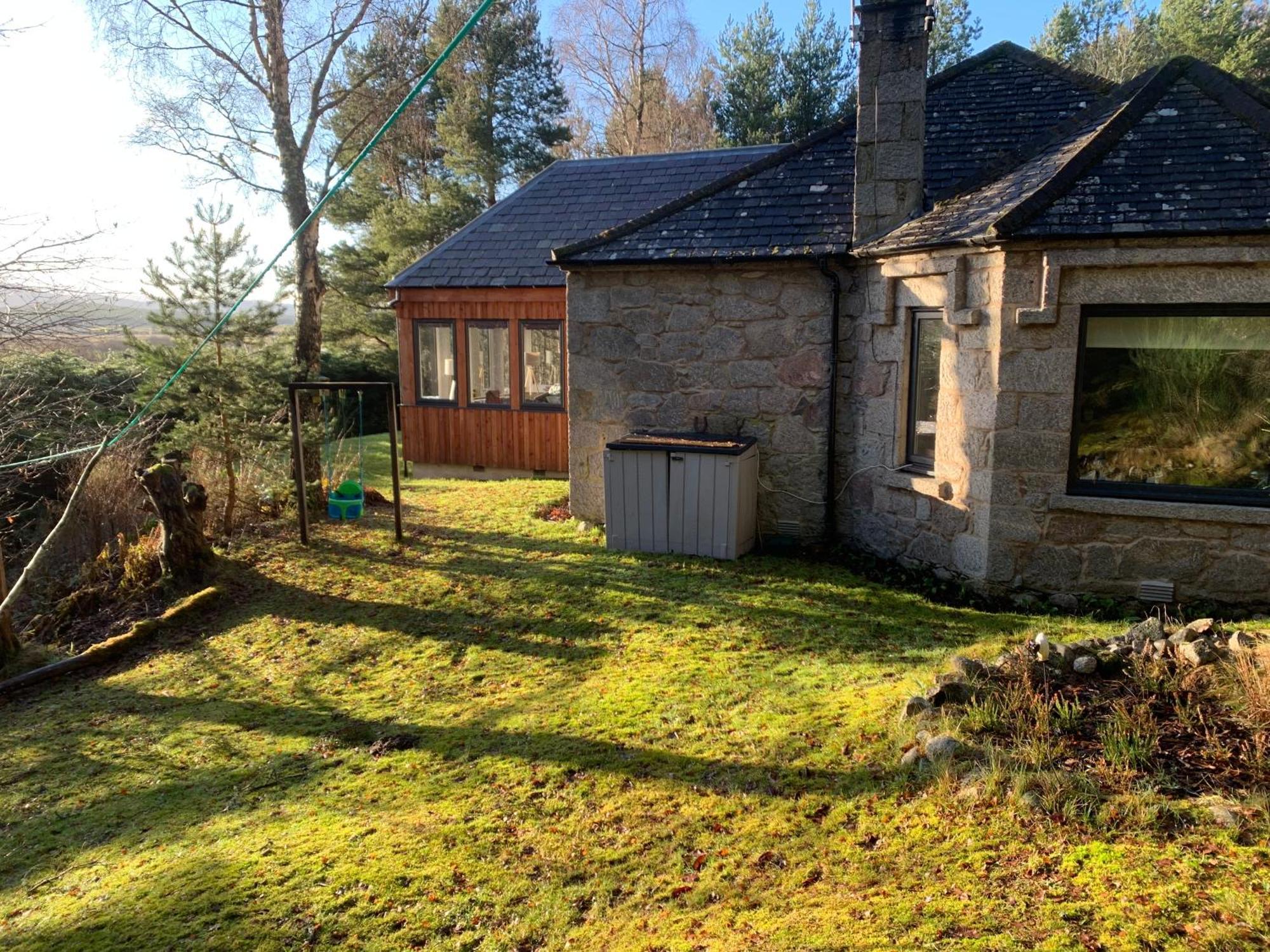 Amazing Cottage With Private Indoor Swim Pool And Hot Tub Grantown-on-Spey Exterior photo