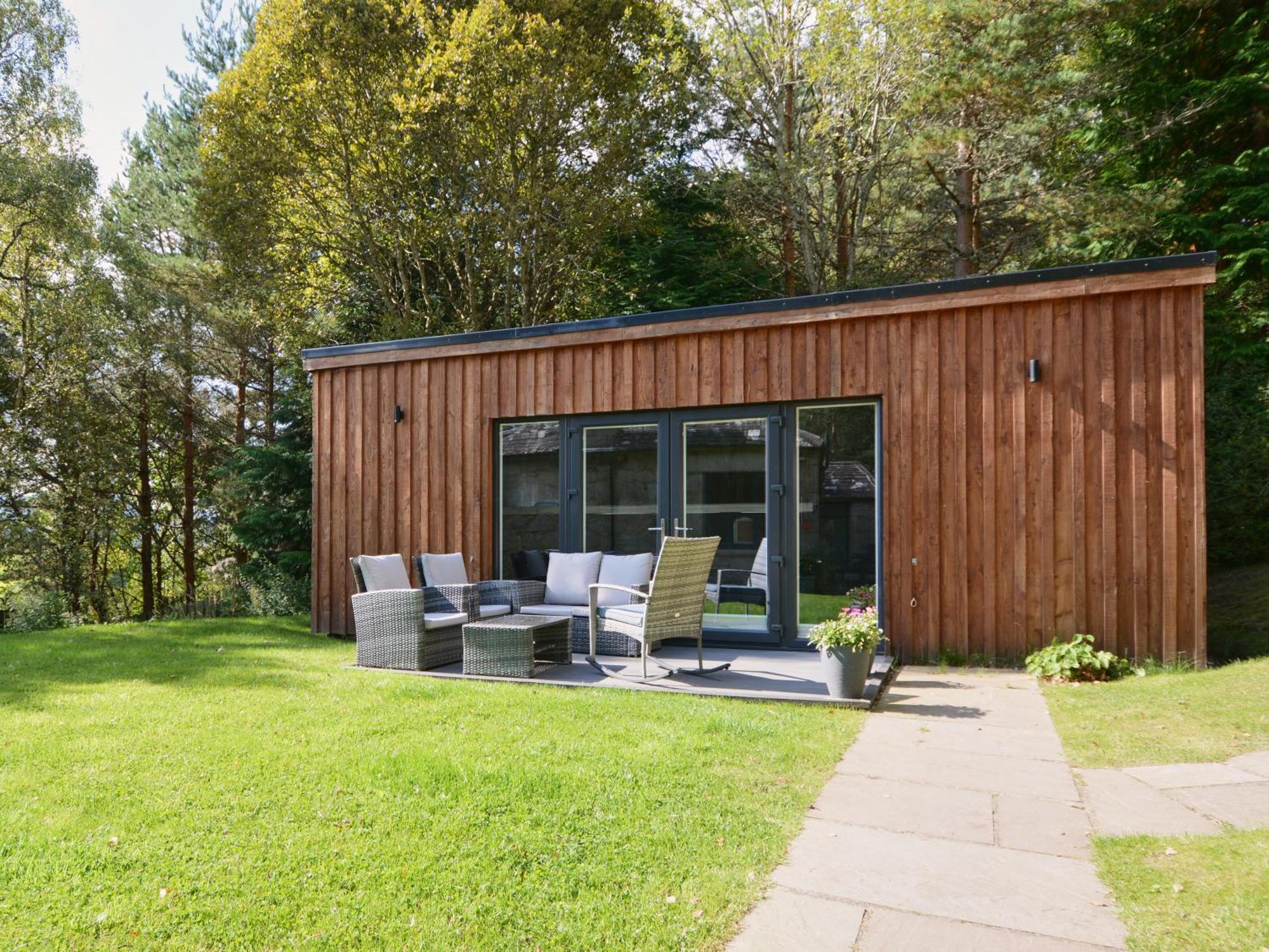 Amazing Cottage With Private Indoor Swim Pool And Hot Tub Grantown-on-Spey Exterior photo