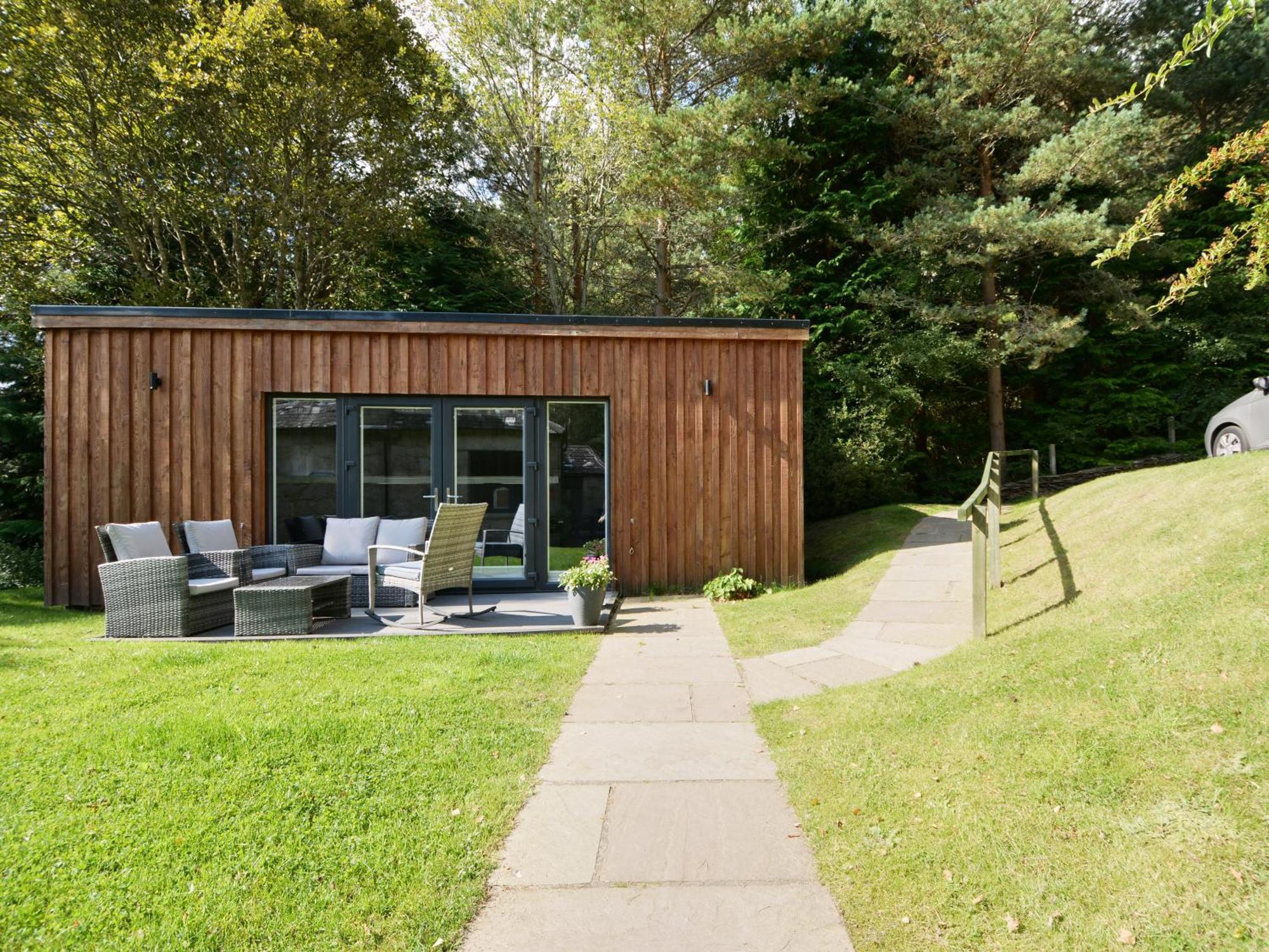 Amazing Cottage With Private Indoor Swim Pool And Hot Tub Grantown-on-Spey Exterior photo
