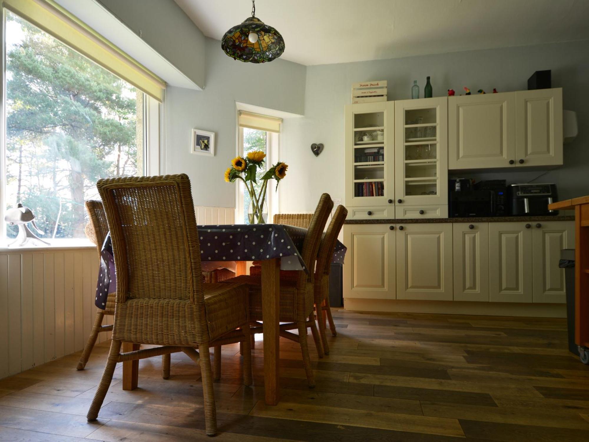 Amazing Cottage With Private Indoor Swim Pool And Hot Tub Grantown-on-Spey Exterior photo
